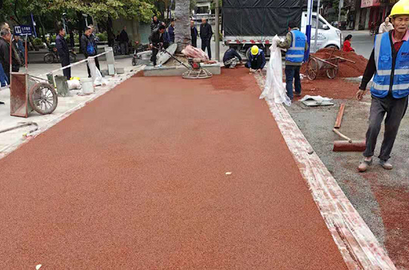 商品透水混凝土路面之胶粘石施工方案